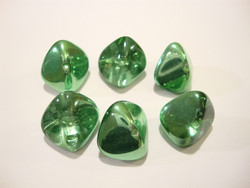Tsekkiläinen lasihelmi 'Magic' Peridot vihreä nuggetti 11 x 15 mm (2 kpl/pss)