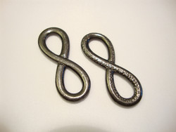 TierraCast Korulinkki Infinity musta 31,5 x 12 mm