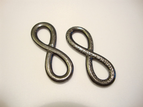 TierraCast Korulinkki Infinity musta 31,5 x 12 mm