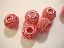 Verkkohelmi/punoshelmi teräs pinkki 13 x 16 mm, reikä n. 5 mm