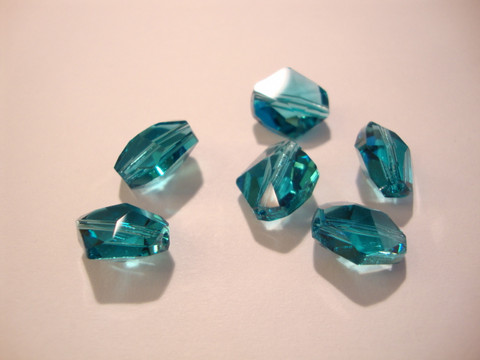 Swarovski kristallihelmi Indicoliteturkoosi/vihreä Cosmic 16 x 14 mm