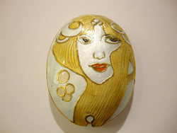 Cloisonne helmi ovaali Vaaleahiuksinen nainen 48 x 32 mm