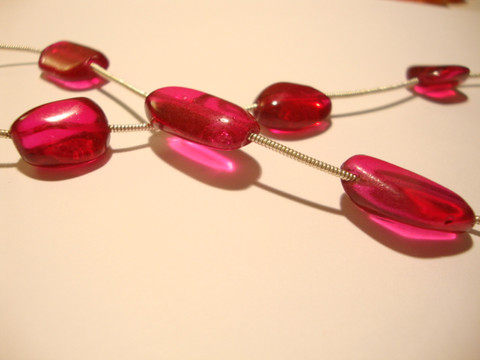 Lasihelmi nuggetti pinkki n. 16 x 10 mm (5 kpl/nauha)