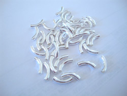 Metallihelmi hopeoitu putki kaareva 10 x 2 mm (30 kpl/pss)
