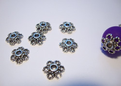 Helmihattu antiikkipatinoitu hopeanvärinen 10 x 3 mm (30 kpl/pss)