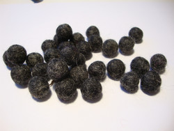Huovutettu helmi tummanharmaa n. 10 mm (5 kpl/pss)