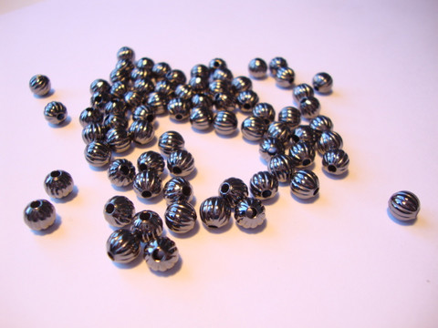 Metallihelmi musta (gunmetal) uritettu 6 mm (20 kpl/pss)