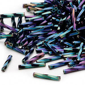 Miyuki putkihelmi kierretty musta-lilasävy 12 x 2 mm (10 g/pss)