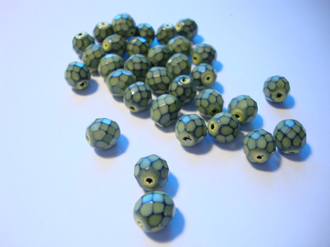 Käärmehelmi avokado (vaaleanvihreä) 8 mm (10 kpl/pss)