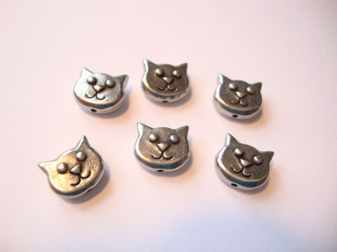 TierraCast metallihelmi Kissanpää hopeoitu 8,5 x 10 mm (2 kpl/pss)