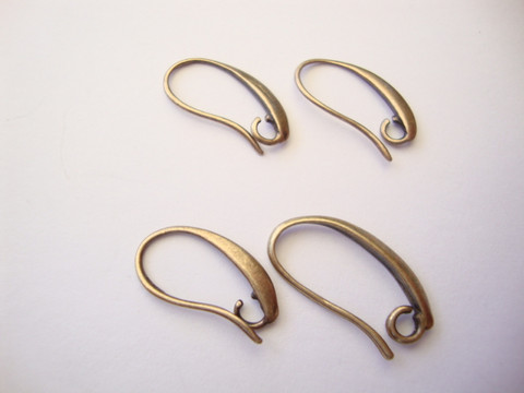 Korvakorukoukku pronssinvärinen 20 x 10 mm (2 kpl/pss)