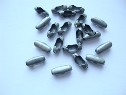 Palloketjun lukko antiikkihopeanvärinen (3,5 x 8,5 mm) 2,4 mm palloketjulle (20 kpl/pss)