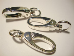 Iso rapulukko/avainclipsi (karbiinihaka) pyörivällä päällä hopeoitu 46 x 14 mm