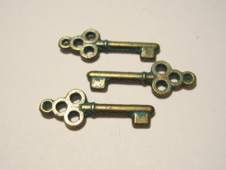 Boho riipus Avain kuparipatina 20 x 7 mm (2 kpl/pss)