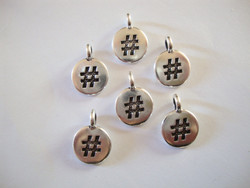 TierraCast riipus Hashtag hopeoitu 17 x 12 mm