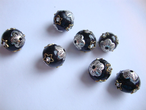 Bohemian musta-hopea 12 mm , reikä n. 2 mm