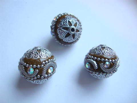 Kashmirihelmi ruskea-hopea 20 mm, reikä n. 2 mm