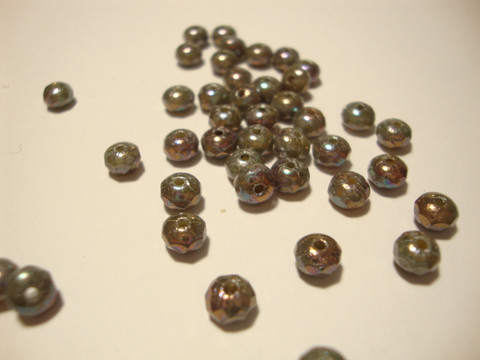 Tsekkiläinen fasettihiottu lasihelmi rondelli opaakki metalliharmaa 3 x 5 mm (30 kpl/pss)