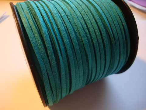 Mokkanauha (faux suede) tumma turkoosi/turkoosinvihreä 3 x 1,4 mm (m-erä 5 m)
