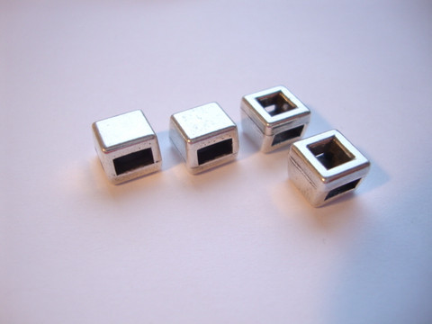 Metallihelmi/hela (slider) Käännettävä neliö 8 mm 5 mm nahkanauhalle