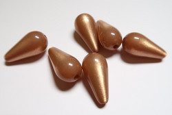 Polarishelmi toffeenruskea kiiltävä pisara 20 x 10 mm (2 kpl/pss)