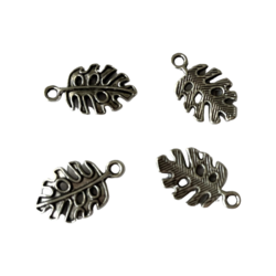 Riipus/maskotti peikonlehti 19x10mm hopeanvärinen (2 kpl)
