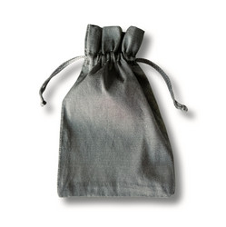 Satiinipussi kiristysnauhalla tumman harmaa 13,5 x 9 cm (50 kpl)