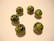 Cloisonne helmi vaalea / tumma vihreä pyöreä 12 mm (4 kpl/pss)
