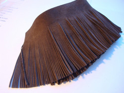 Nahkanauha/mokkanauha hapsutettu tummanruskea 70 mm (m-erä 2 cm)