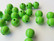 Rayher Puuhelmi neon vihreä 8 mm (82 kpl/pss)