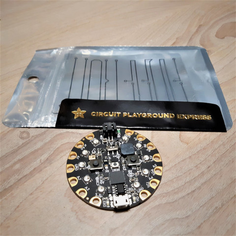 Adafruit Circuit Playground Express  1 kpl