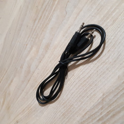 AUX-kaapeli 1.0m 3.5mm uros-uros KATKAISTAVAKSI SOPIVA