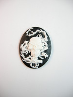 Kapussi: Kallo 30x40mm