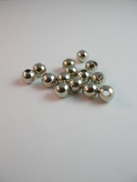 6mm Metallihelmi: Platina 25kpl