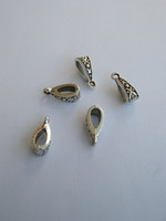 Riipuspidike 13x6mm: Antiikkihop.  4kpl