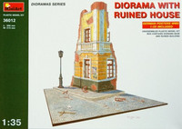 Diorama With Ruined House 1/35