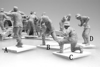 German FIELD HOWITZER GUN CREW (ON CARRYING) 1/35