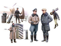 Luftwaffe Pilots and Ground Personnel in Winter Uniform (5 fig.) 1/48