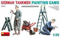 German Tankmen Painting Camo	1/35