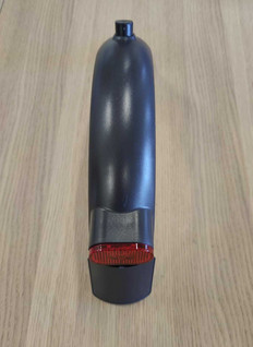 Takalokasuoja jarruvalolla Xiaomi Essential, 1S / 3 ja PRO2 -sähköpotkulautoihin.