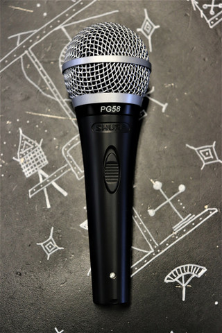 Shure PG58 mikrofoni (käytetty)