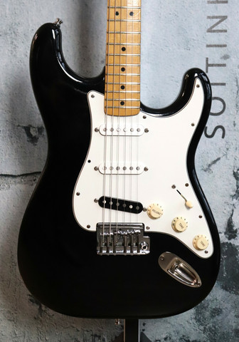 Fender Standard Stratocaster 1984 (käytetty)