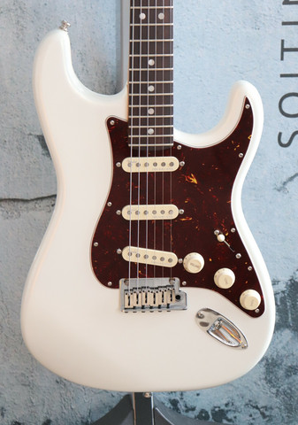 Fender American Ultra Stratocaster 2022 (käytetty)