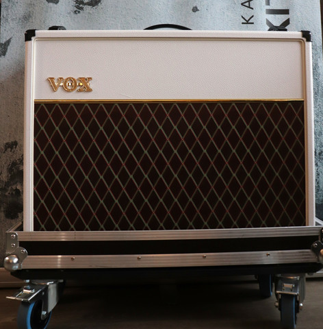 VOX AC30C2 Bronco White Limited Edition+case (used)