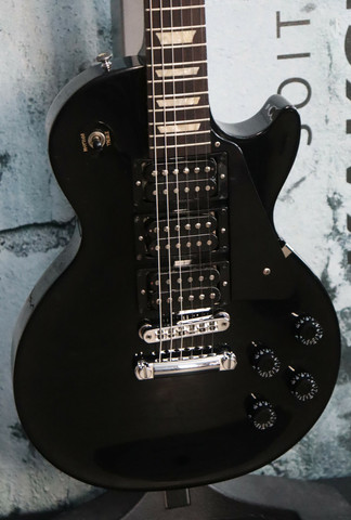 Gibson Les Paul Studio Ebony 3-Pickup 2021 + laukku (käytetty)