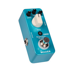 MOOER Ensemble Queen Bass Chorus efektipedaali bassolle (uusi)
