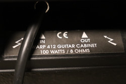 Hughes & Kettner Warp 7 4x12 kitarakaappi (käytetty)