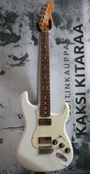 Fender Blacktop Stratocaster HH 2010 Sonic Blue (käytetty)