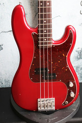 Fender Nate Mendel P Bass Candy Apple Red 2022+ kova laukku (käytetty)