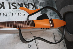 Yamaha SLG110S Silent Guitar elektroakustinen + laukku (käytetty)